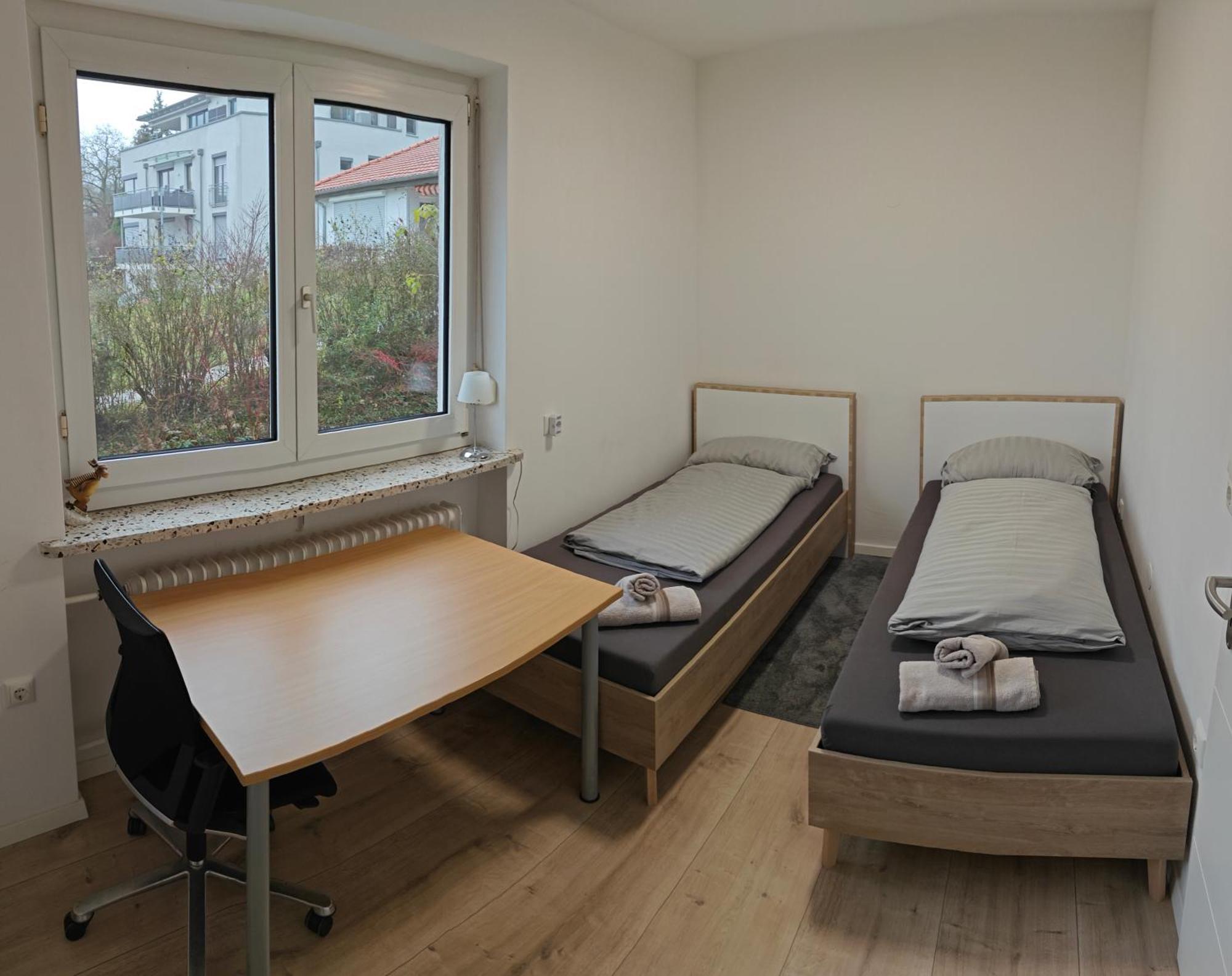 Ferienwohnung "Sorgenfrei" In Coburg ! - Im Eg Mit Privatparkplatz & Balkon מראה חיצוני תמונה